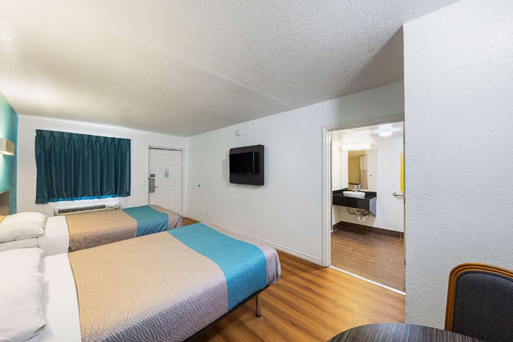 Quadruple Room - Smoking interior